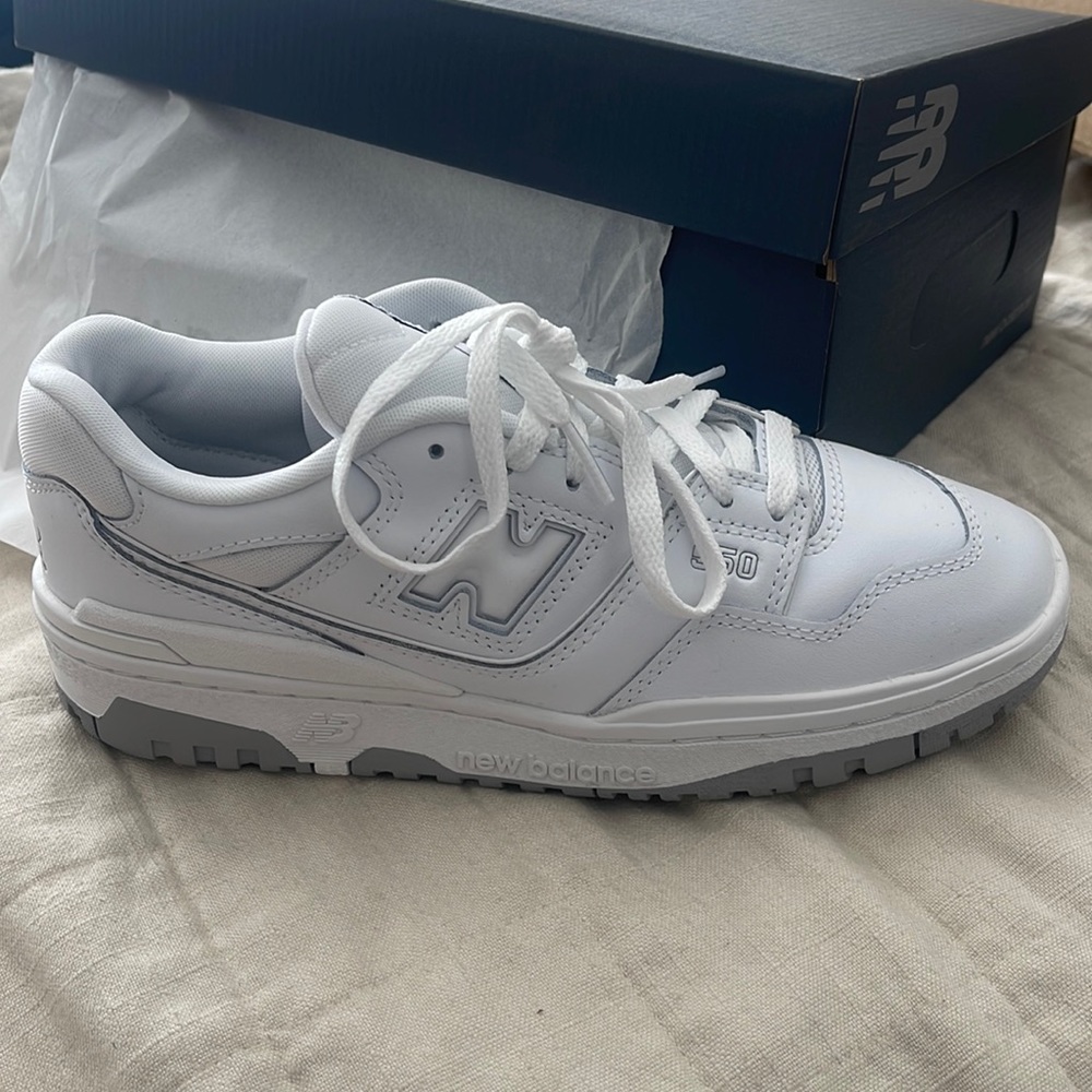 New balance 550 white grade school boys size 6.5 / womens 8